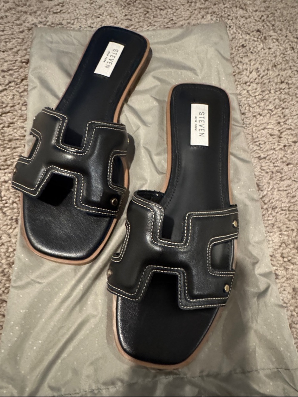 EUC Steven New York Black Leather Cutout Slide Sandals